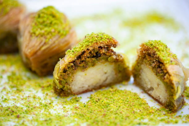 پودر پسته سنتی با طعم طبیعی و خاطره‌انگیز